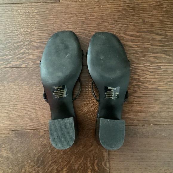 Steve Madden, Issy Crocodile Sandals, Black, Size 6 - Picture 4 of 4